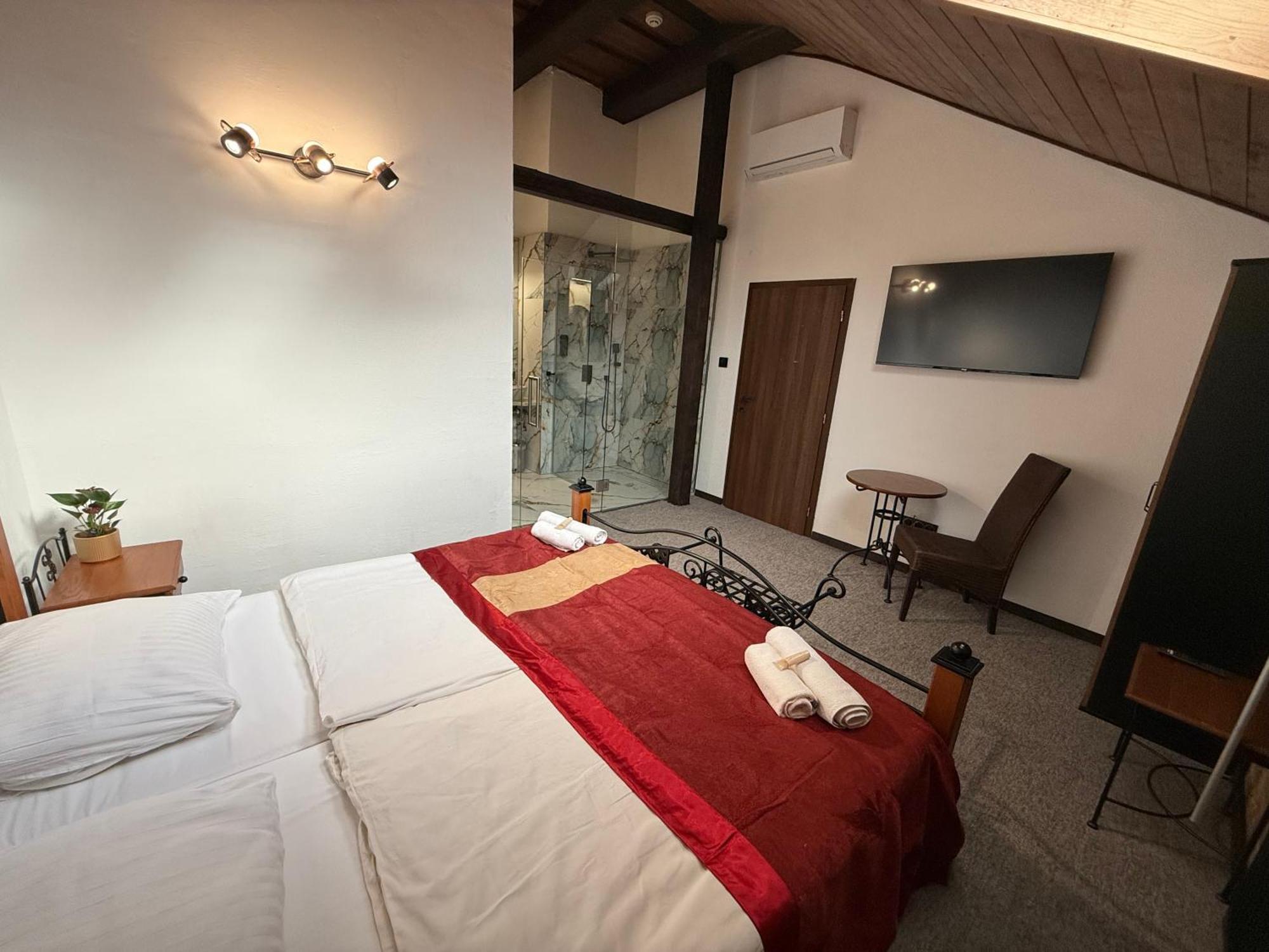 Hotel Plzensky Dvur Frýdek-Místek Eksteriør bilde