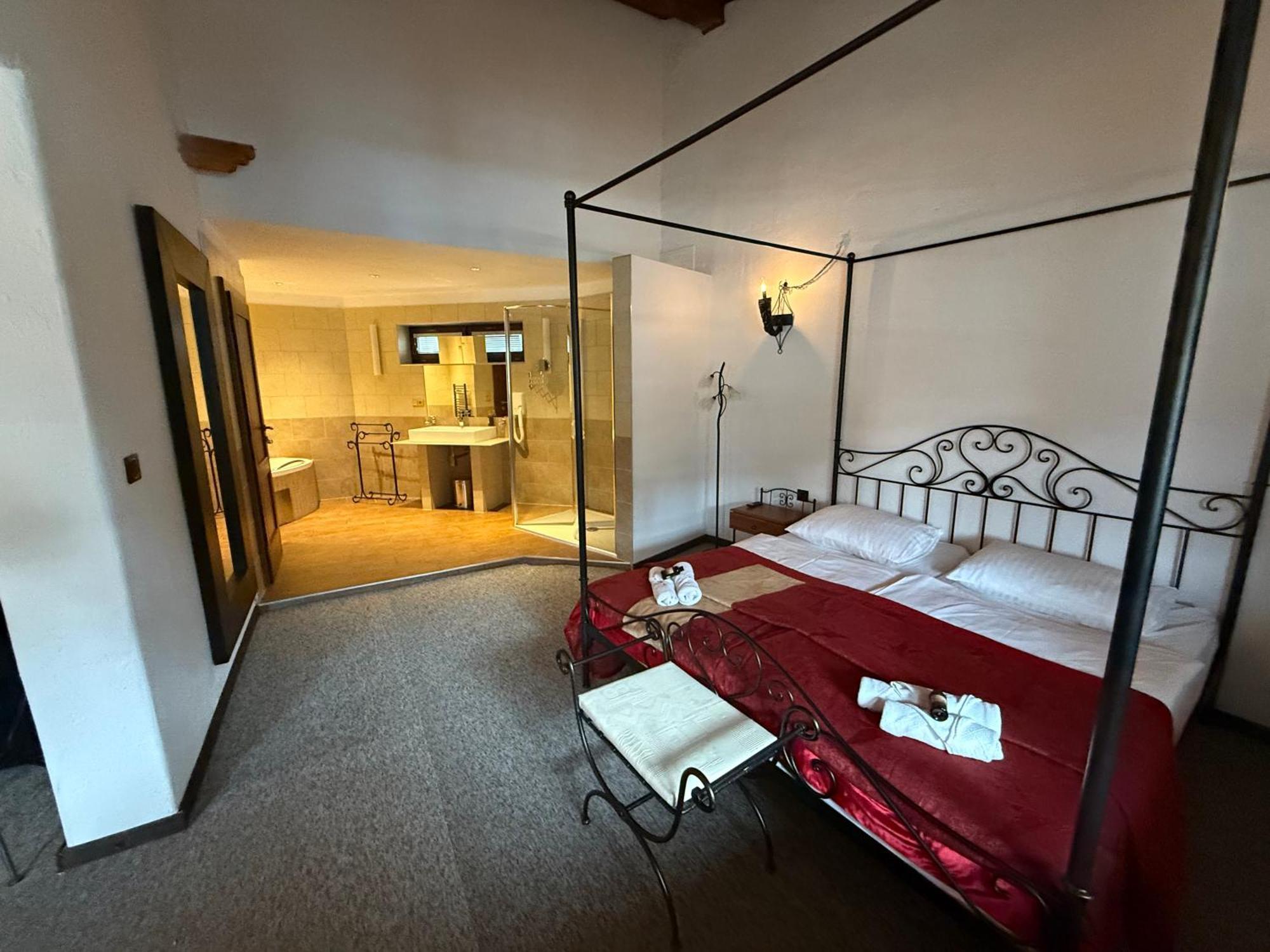 Hotel Plzensky Dvur Frýdek-Místek Eksteriør bilde